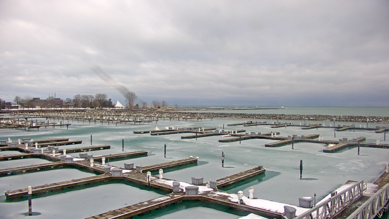 Thumbnail for current weather camera view from Waukegan Harbor and Marina in Waukegan, Illinois