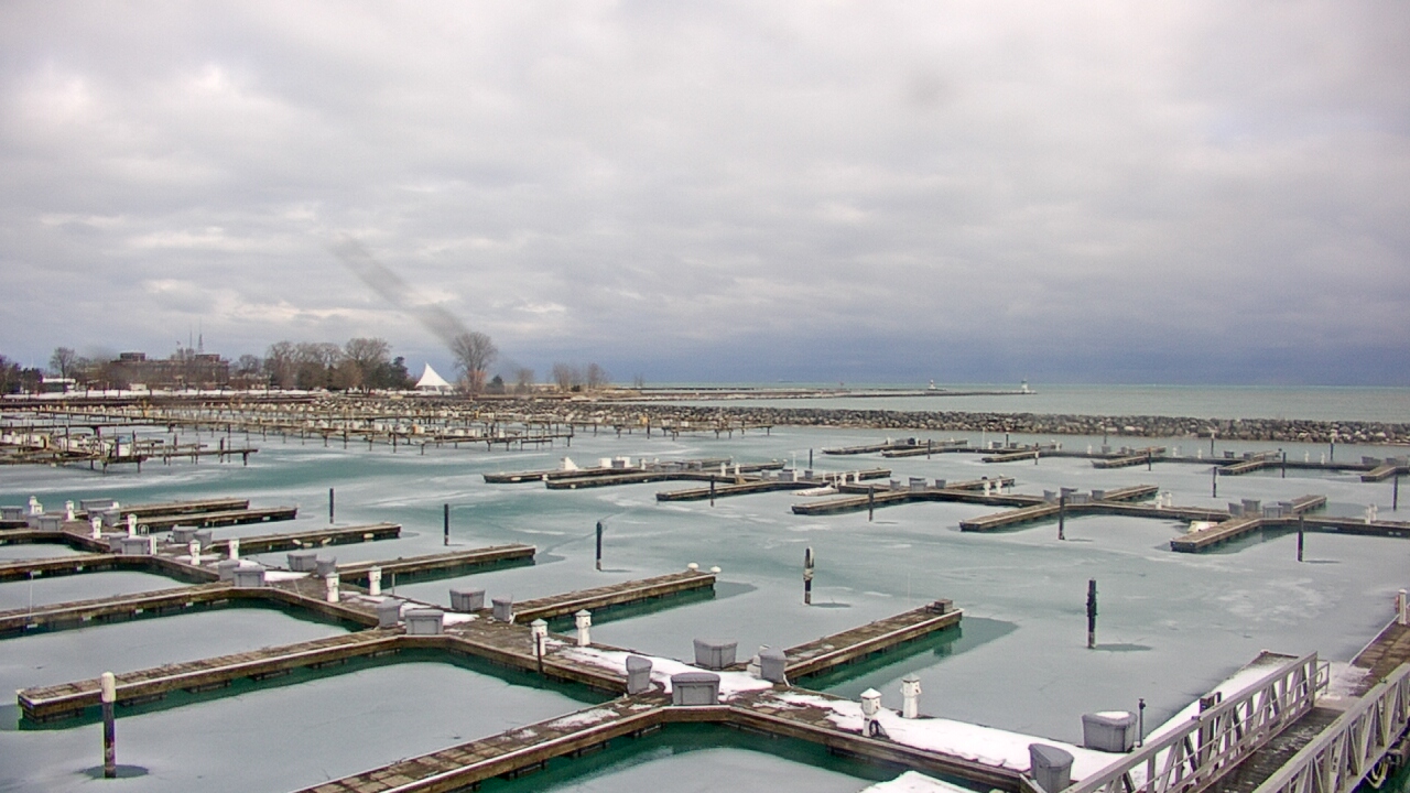 Thumbnail for current weather camera view from Waukegan Harbor and Marina in Waukegan, Illinois