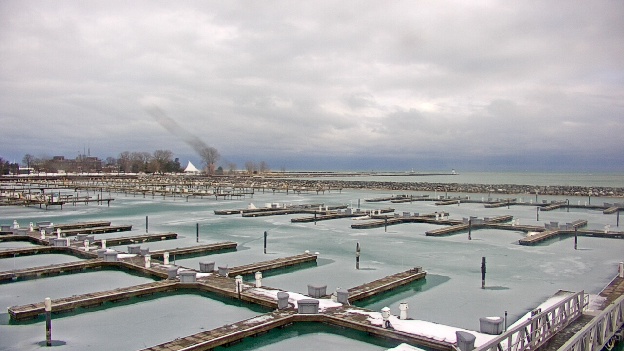 Thumbnail for current weather camera view from Waukegan Harbor and Marina in Waukegan, Illinois