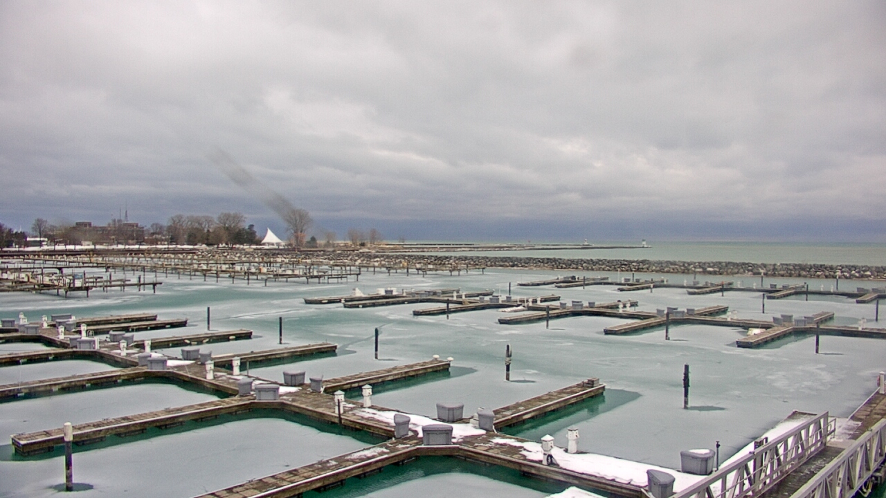 Thumbnail for current weather camera view from Waukegan Harbor and Marina in Waukegan, Illinois