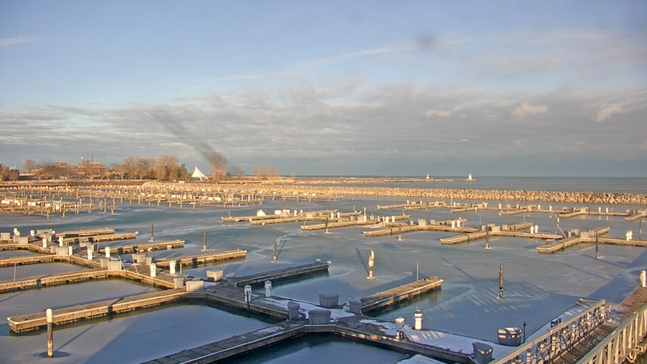 Thumbnail for current weather camera view from Waukegan Harbor and Marina in Waukegan, Illinois
