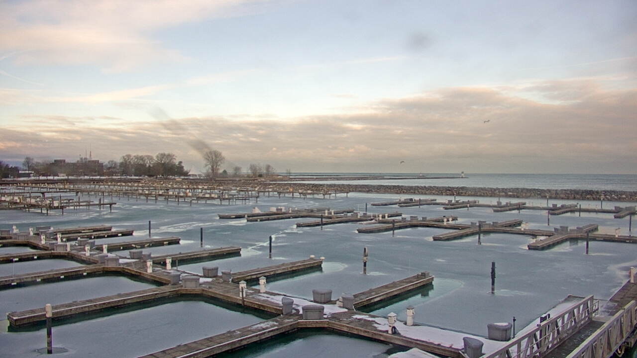 Thumbnail for current weather camera view from Waukegan Harbor and Marina in Waukegan, Illinois
