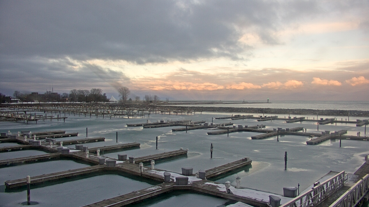 Thumbnail for current weather camera view from Waukegan Harbor and Marina in Waukegan, Illinois
