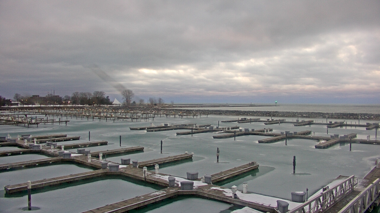 Thumbnail for current weather camera view from Waukegan Harbor and Marina in Waukegan, Illinois