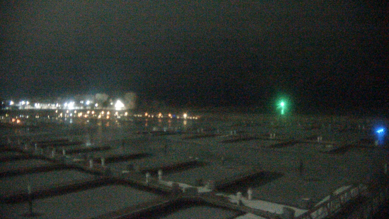 Thumbnail for current weather camera view from Waukegan Harbor and Marina in Waukegan, Illinois