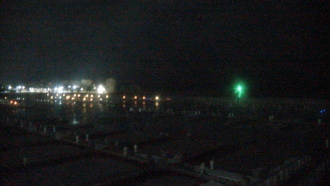 Thumbnail for current weather camera view from Waukegan Harbor and Marina in Waukegan, Illinois