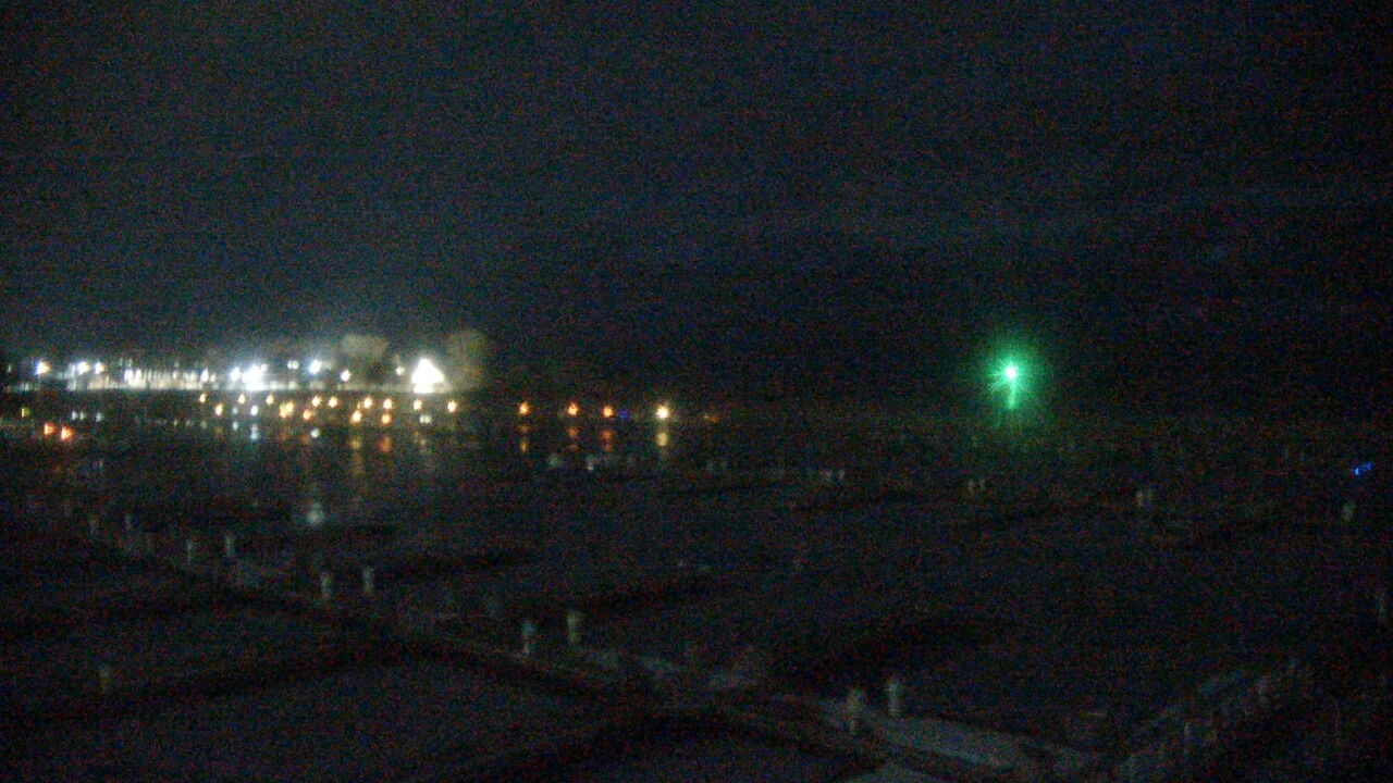 Thumbnail for current weather camera view from Waukegan Harbor and Marina in Waukegan, Illinois