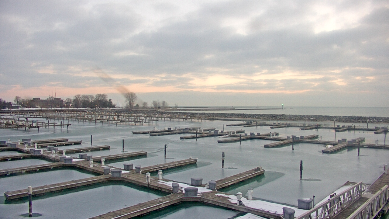 Thumbnail for current weather camera view from Waukegan Harbor and Marina in Waukegan, Illinois