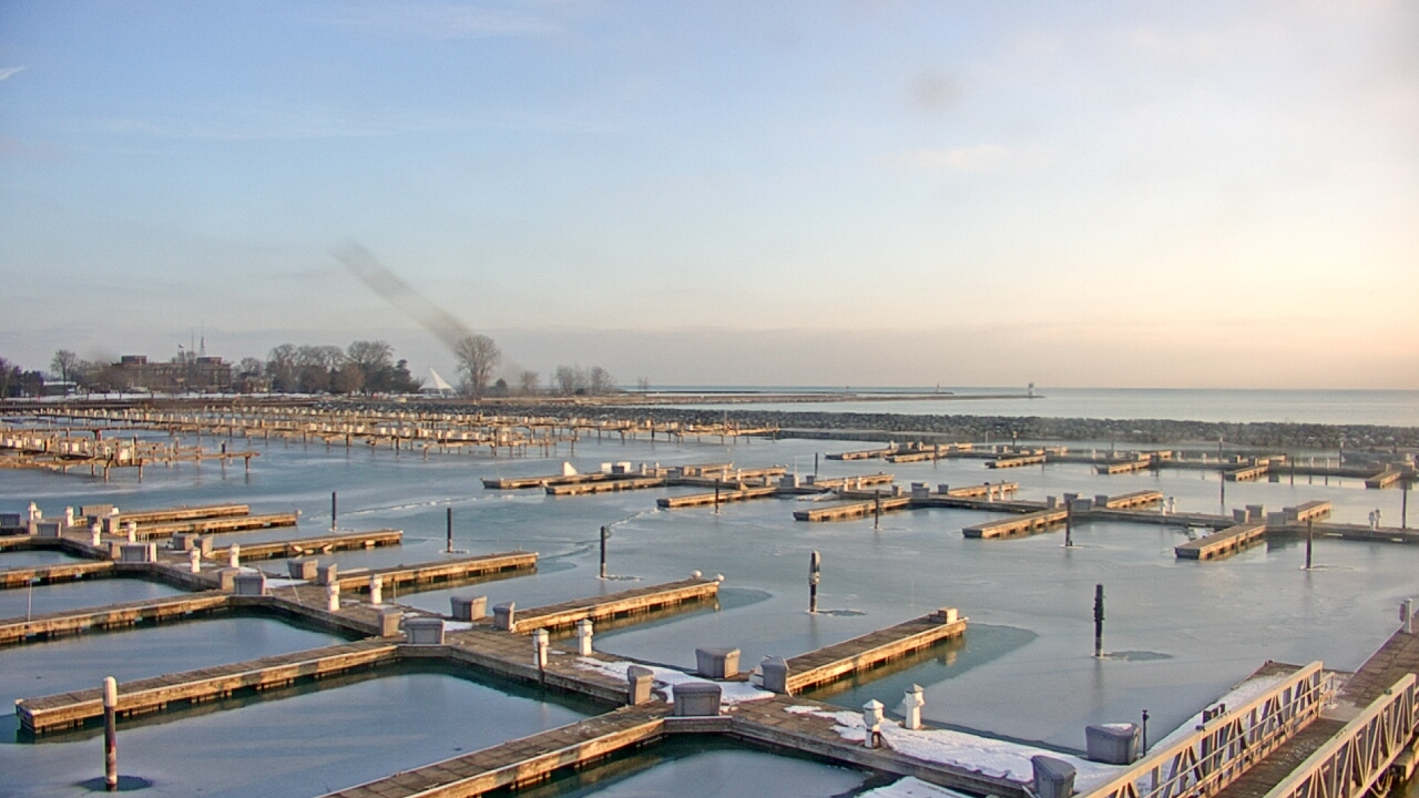 Thumbnail for current weather camera view from Waukegan Harbor and Marina in Waukegan, Illinois