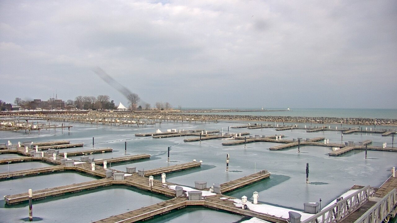 Thumbnail for current weather camera view from Waukegan Harbor and Marina in Waukegan, Illinois