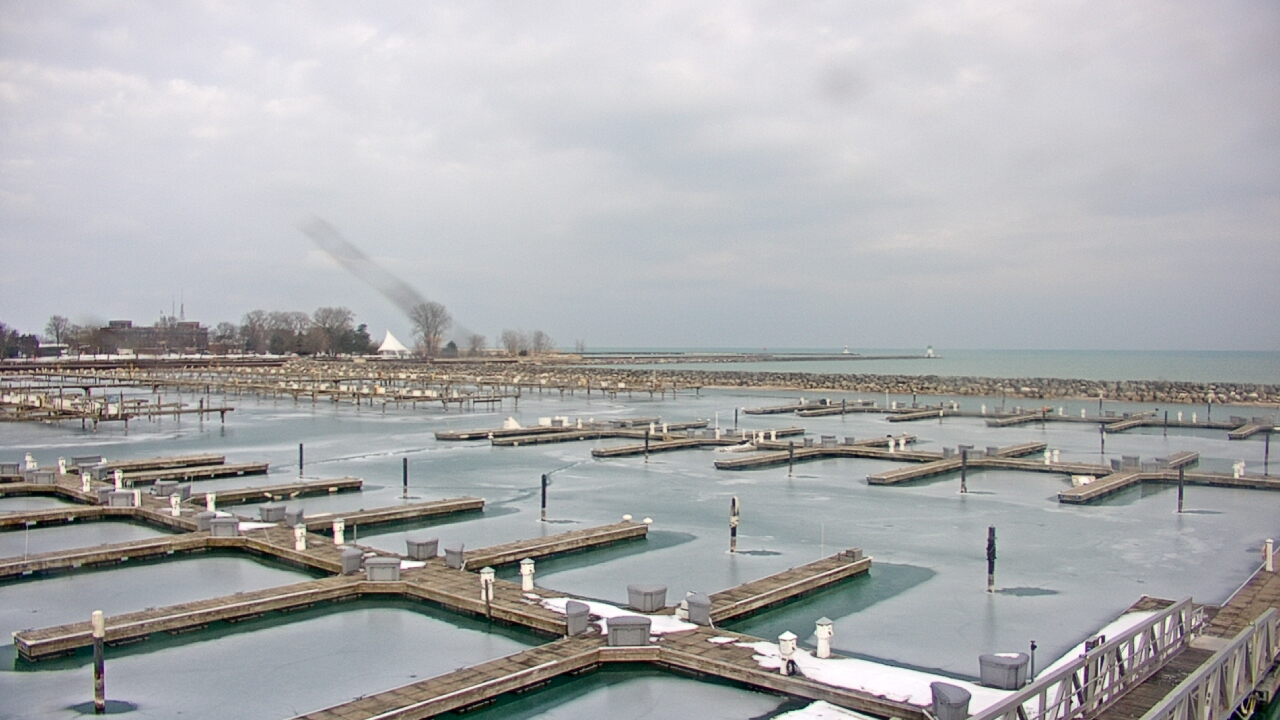 Thumbnail for current weather camera view from Waukegan Harbor and Marina in Waukegan, Illinois
