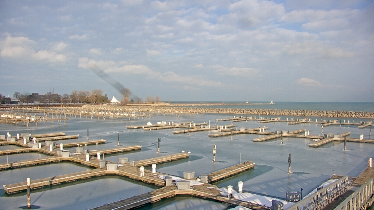 Thumbnail for current weather camera view from Waukegan Harbor and Marina in Waukegan, Illinois