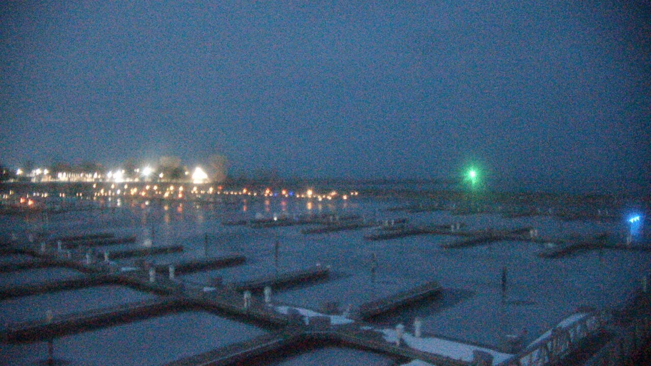 Thumbnail for current weather camera view from Waukegan Harbor and Marina in Waukegan, Illinois