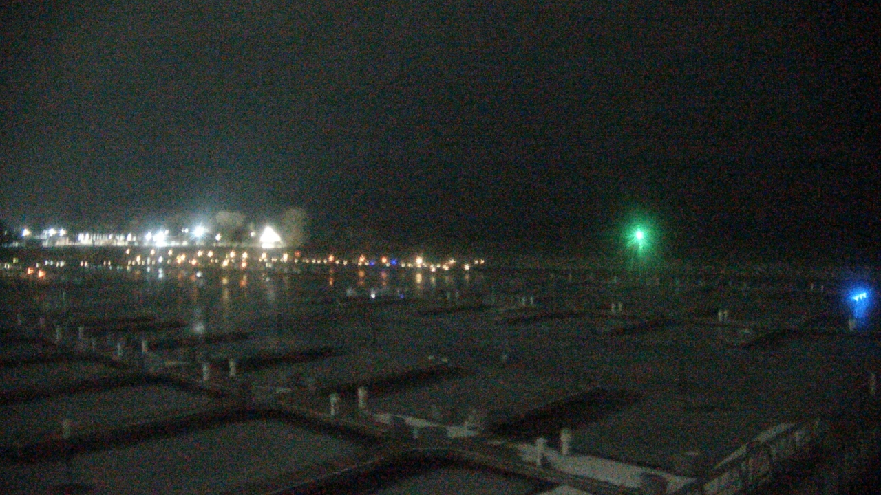 Thumbnail for current weather camera view from Waukegan Harbor and Marina in Waukegan, Illinois
