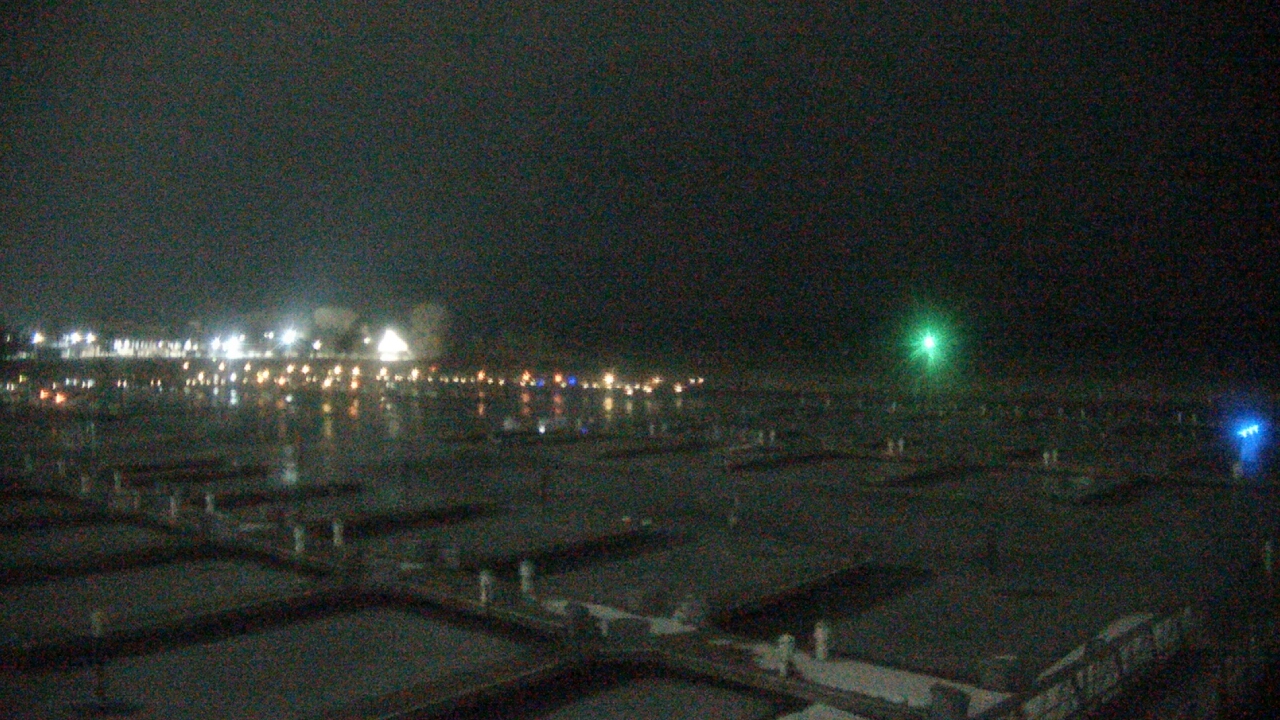 Thumbnail for current weather camera view from Waukegan Harbor and Marina in Waukegan, Illinois