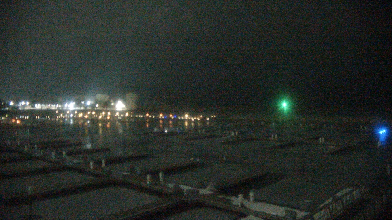 Thumbnail for current weather camera view from Waukegan Harbor and Marina in Waukegan, Illinois