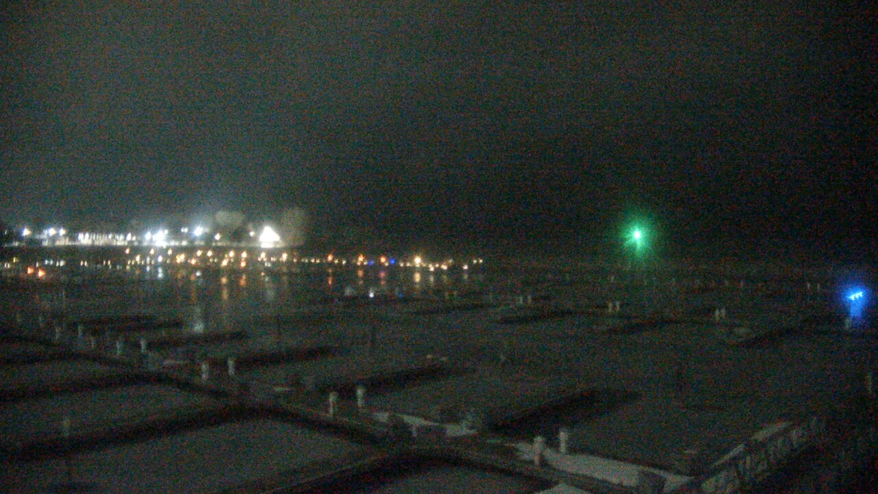 Thumbnail for current weather camera view from Waukegan Harbor and Marina in Waukegan, Illinois