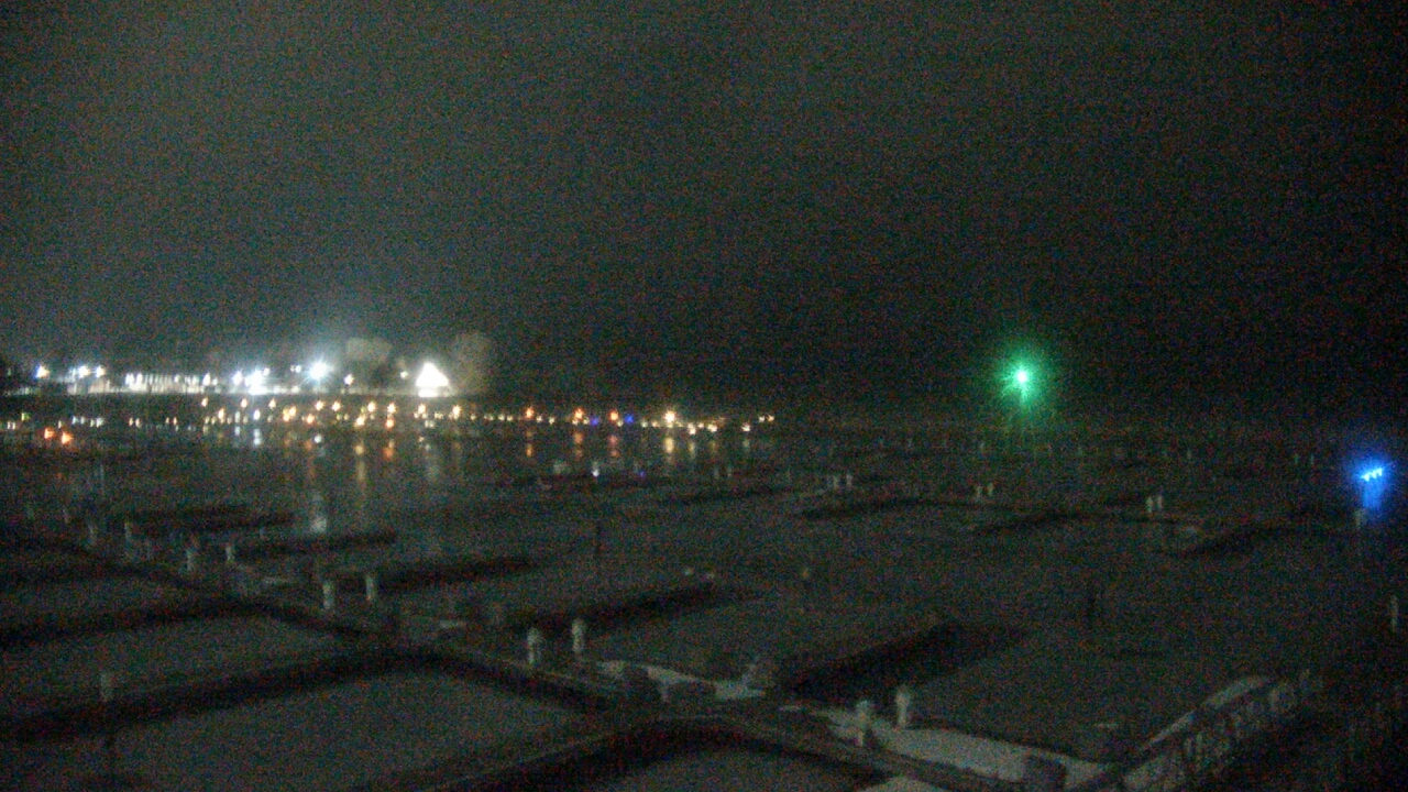 Thumbnail for current weather camera view from Waukegan Harbor and Marina in Waukegan, Illinois