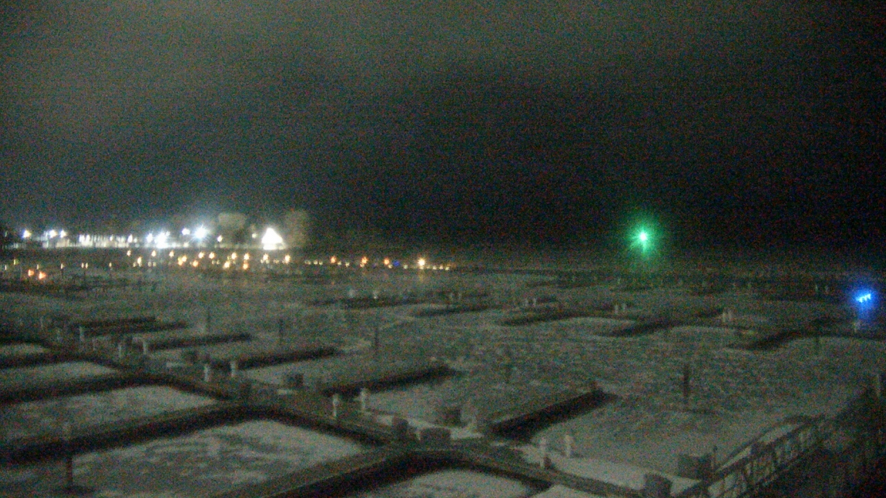 Thumbnail for current weather camera view from Waukegan Harbor and Marina in Waukegan, Illinois