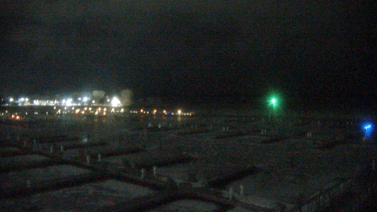 Thumbnail for current weather camera view from Waukegan Harbor and Marina in Waukegan, Illinois