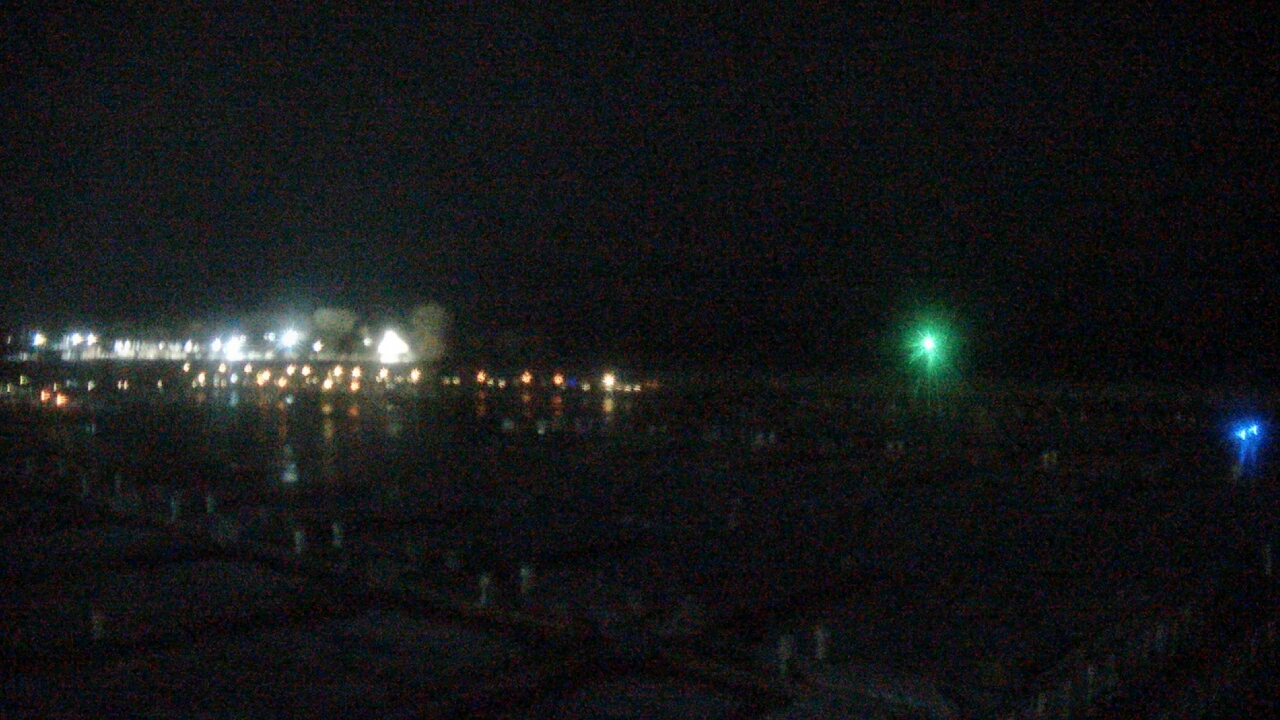 Thumbnail for current weather camera view from Waukegan Harbor and Marina in Waukegan, Illinois