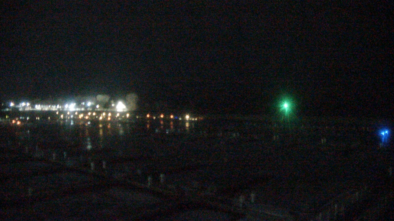 Thumbnail for current weather camera view from Waukegan Harbor and Marina in Waukegan, Illinois