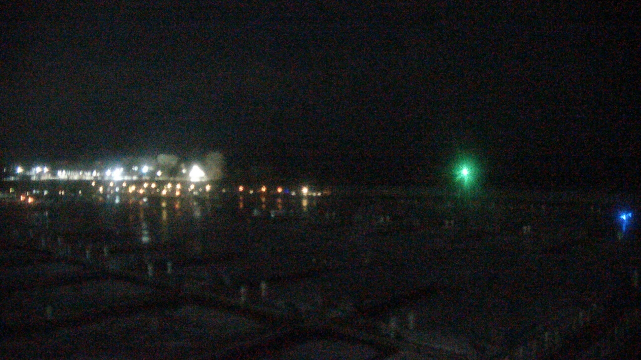 Thumbnail for current weather camera view from Waukegan Harbor and Marina in Waukegan, Illinois