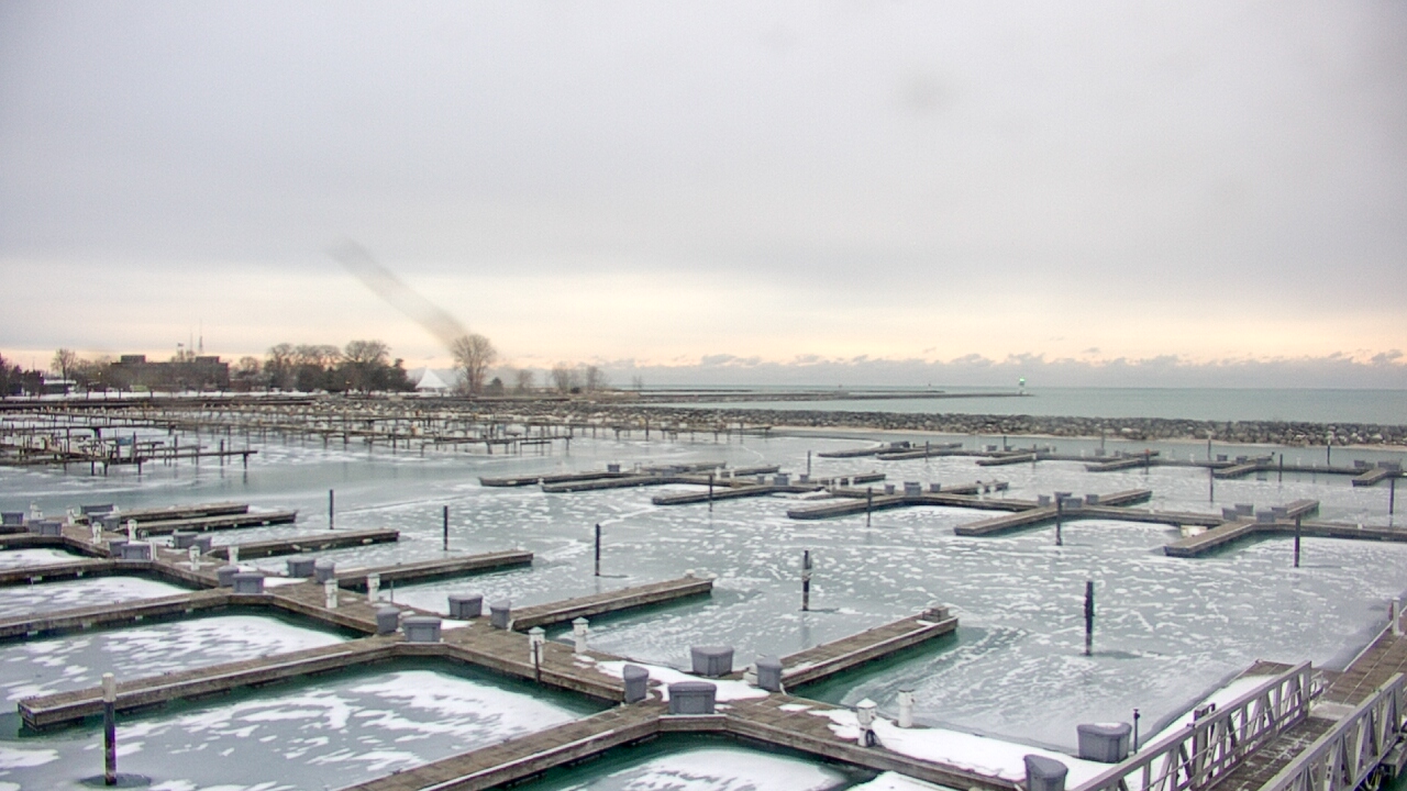 Thumbnail for current weather camera view from Waukegan Harbor and Marina in Waukegan, Illinois