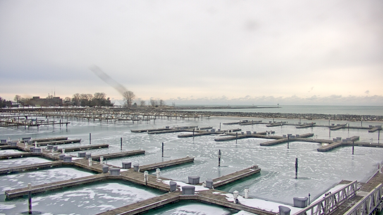 Thumbnail for current weather camera view from Waukegan Harbor and Marina in Waukegan, Illinois