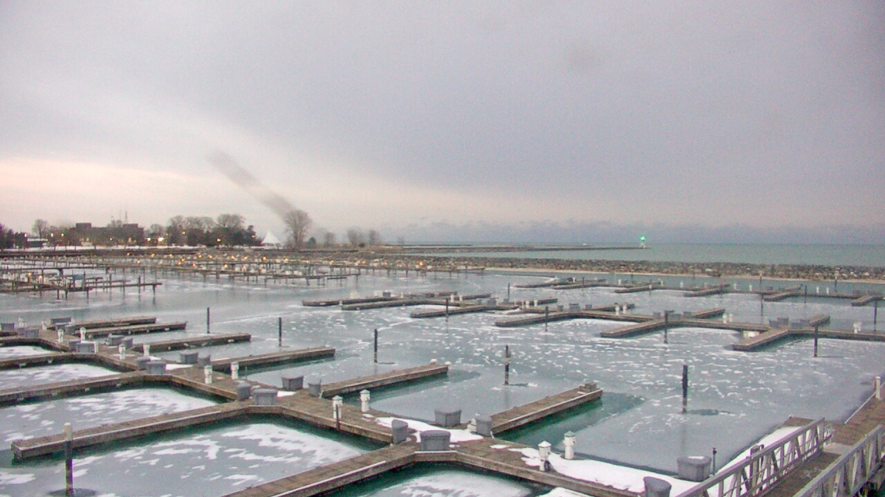 Thumbnail for current weather camera view from Waukegan Harbor and Marina in Waukegan, Illinois