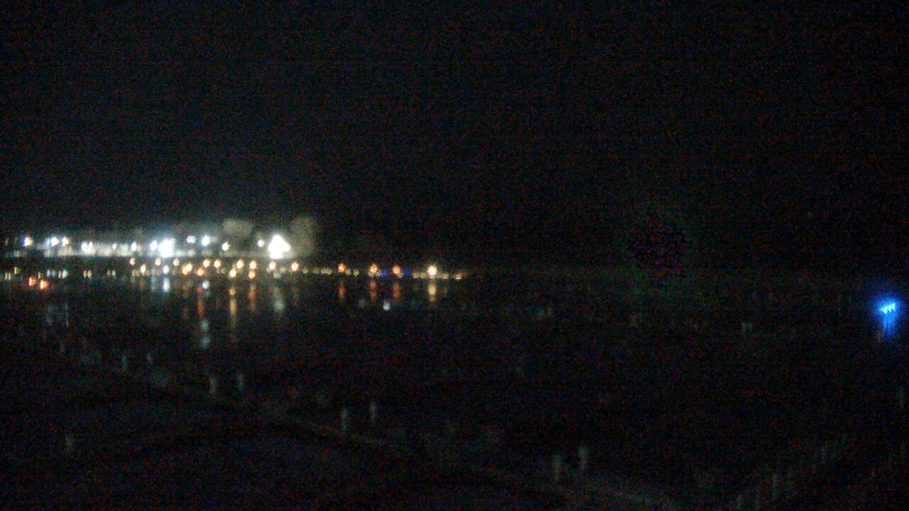 Thumbnail for current weather camera view from Waukegan Harbor and Marina in Waukegan, Illinois