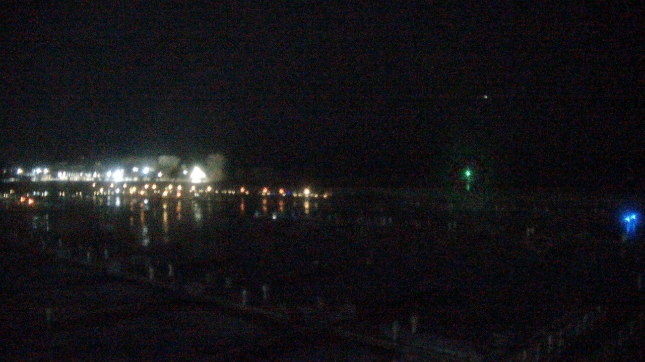 Thumbnail for current weather camera view from Waukegan Harbor and Marina in Waukegan, Illinois