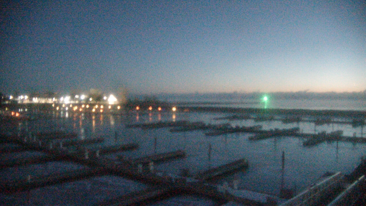 Thumbnail for current weather camera view from Waukegan Harbor and Marina in Waukegan, Illinois