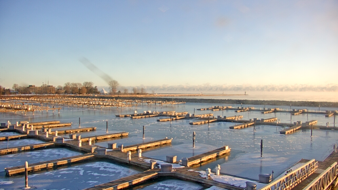 Thumbnail for current weather camera view from Waukegan Harbor and Marina in Waukegan, Illinois