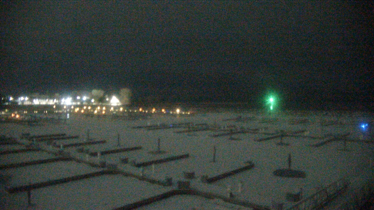 Thumbnail for current weather camera view from Waukegan Harbor and Marina in Waukegan, Illinois