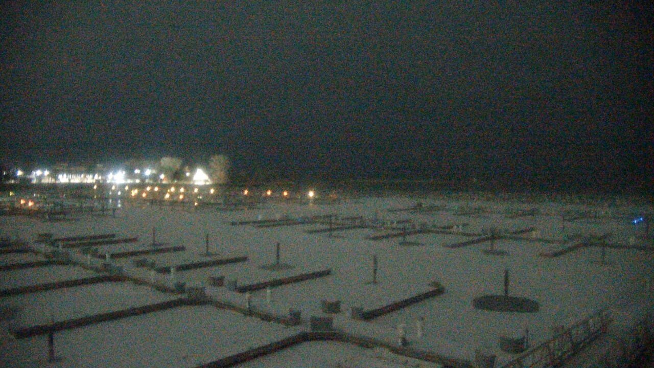 Thumbnail for current weather camera view from Waukegan Harbor and Marina in Waukegan, Illinois