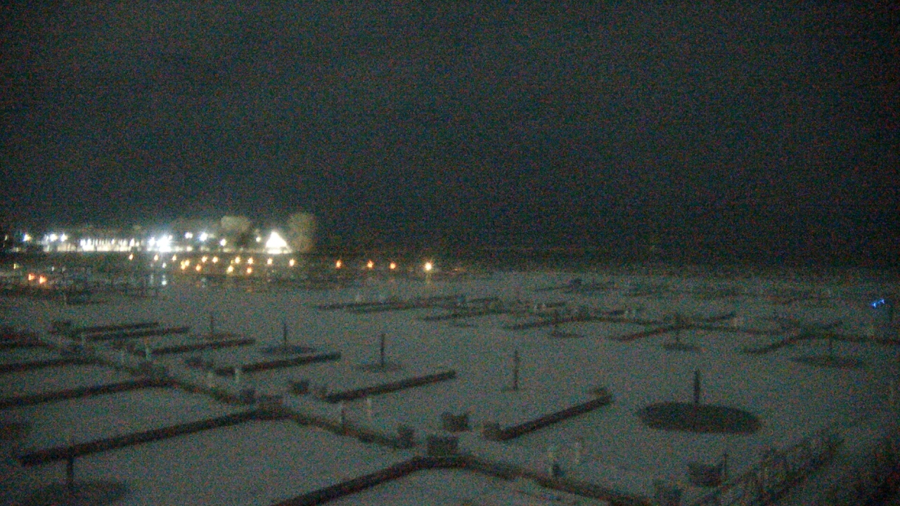 Thumbnail for current weather camera view from Waukegan Harbor and Marina in Waukegan, Illinois