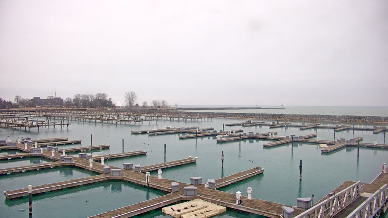 Thumbnail for current weather camera view from Waukegan Harbor and Marina in Waukegan, Illinois