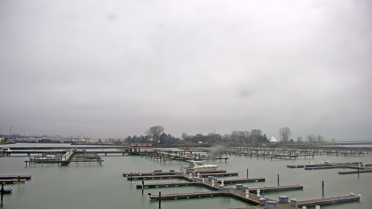 Thumbnail for current weather camera view from Waukegan Harbor and Marina in Waukegan, Illinois
