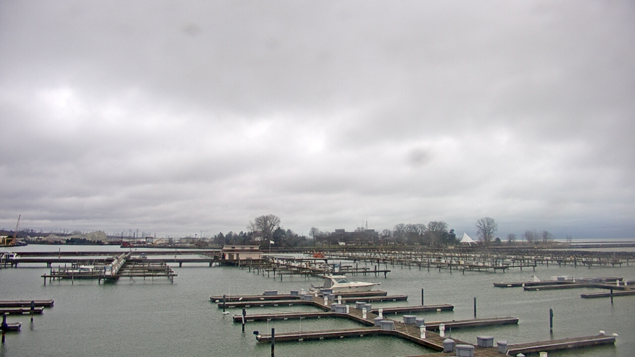 Thumbnail for current weather camera view from Waukegan Harbor and Marina in Waukegan, Illinois