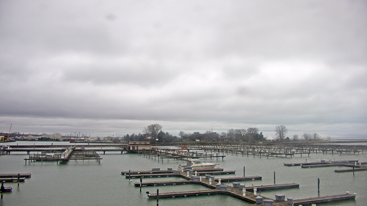 Thumbnail for current weather camera view from Waukegan Harbor and Marina in Waukegan, Illinois