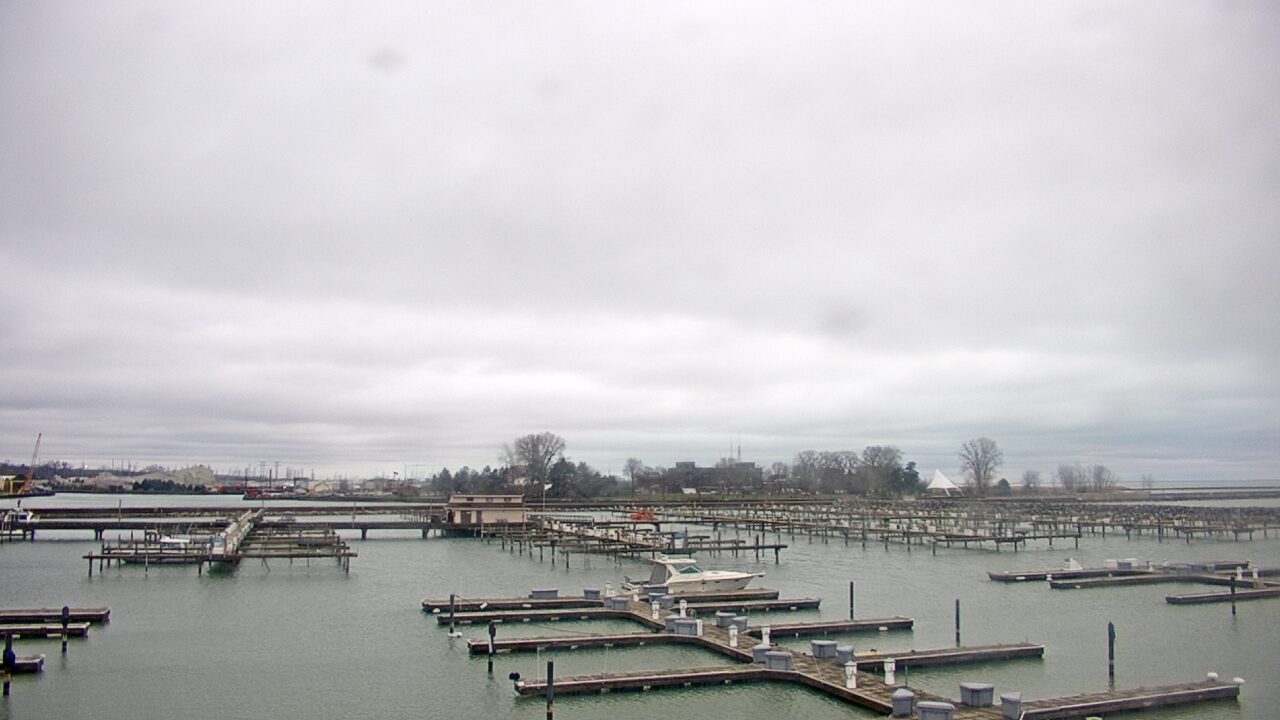 Thumbnail for current weather camera view from Waukegan Harbor and Marina in Waukegan, Illinois
