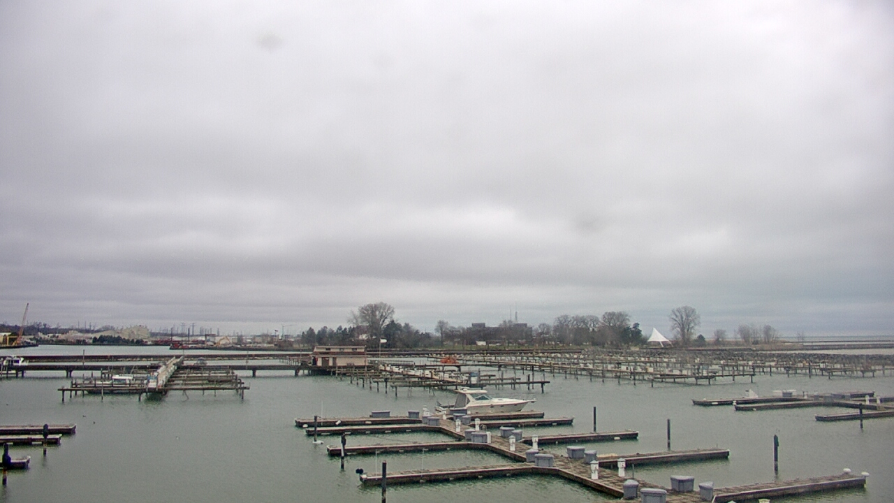 Thumbnail for current weather camera view from Waukegan Harbor and Marina in Waukegan, Illinois