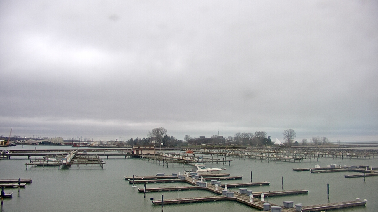 Thumbnail for current weather camera view from Waukegan Harbor and Marina in Waukegan, Illinois