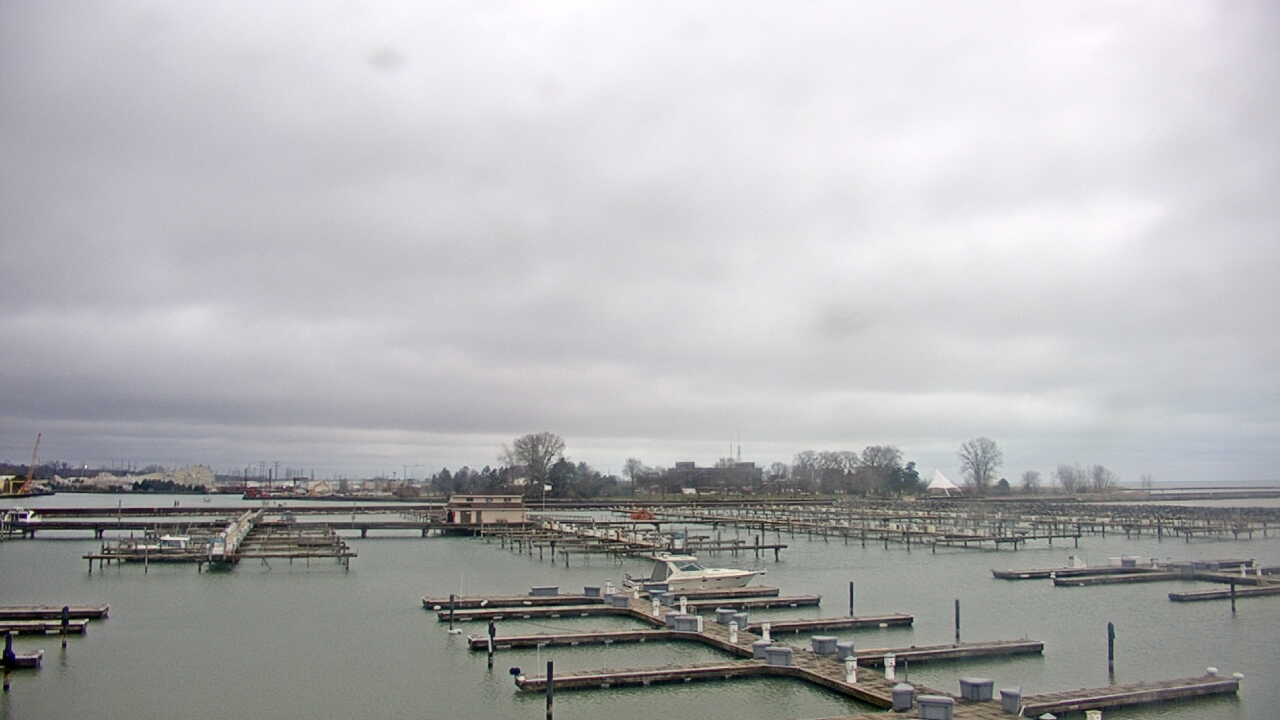 Thumbnail for current weather camera view from Waukegan Harbor and Marina in Waukegan, Illinois
