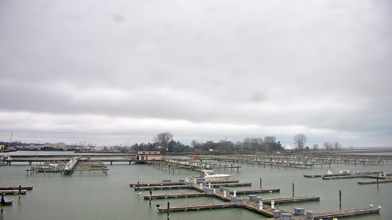 Thumbnail for current weather camera view from Waukegan Harbor and Marina in Waukegan, Illinois