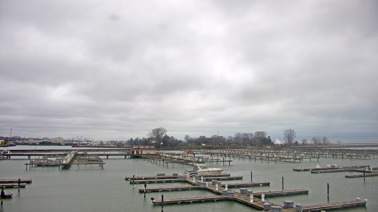 Thumbnail for current weather camera view from Waukegan Harbor and Marina in Waukegan, Illinois
