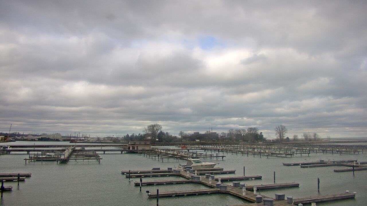Thumbnail for current weather camera view from Waukegan Harbor and Marina in Waukegan, Illinois