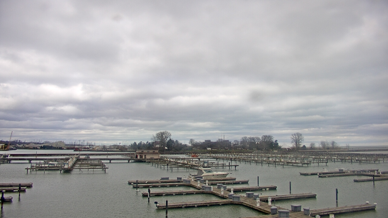 Thumbnail for current weather camera view from Waukegan Harbor and Marina in Waukegan, Illinois