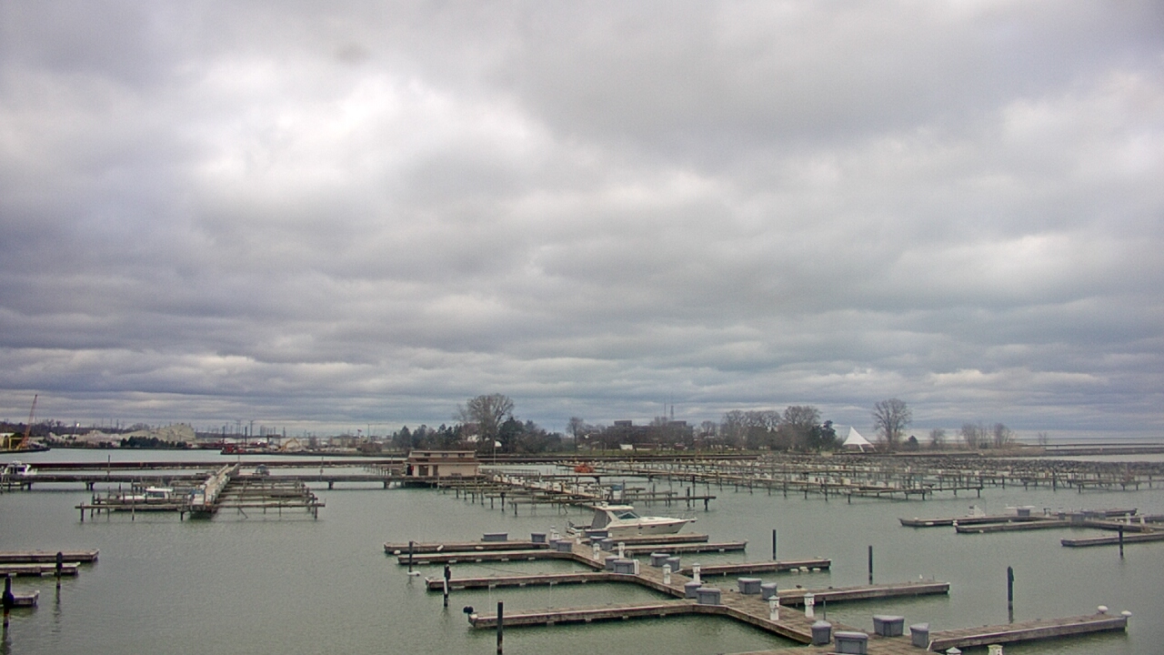 Thumbnail for current weather camera view from Waukegan Harbor and Marina in Waukegan, Illinois